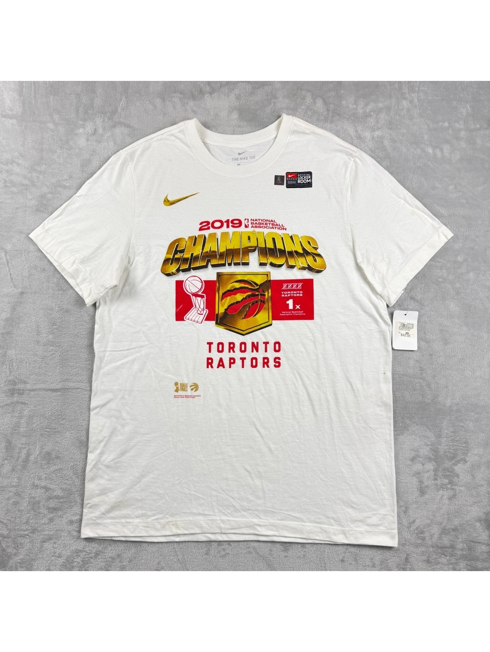 Nike Toronto Raptors 2019 NBA Champions Men’s L Locker Room Graphic T-Shirt NWT